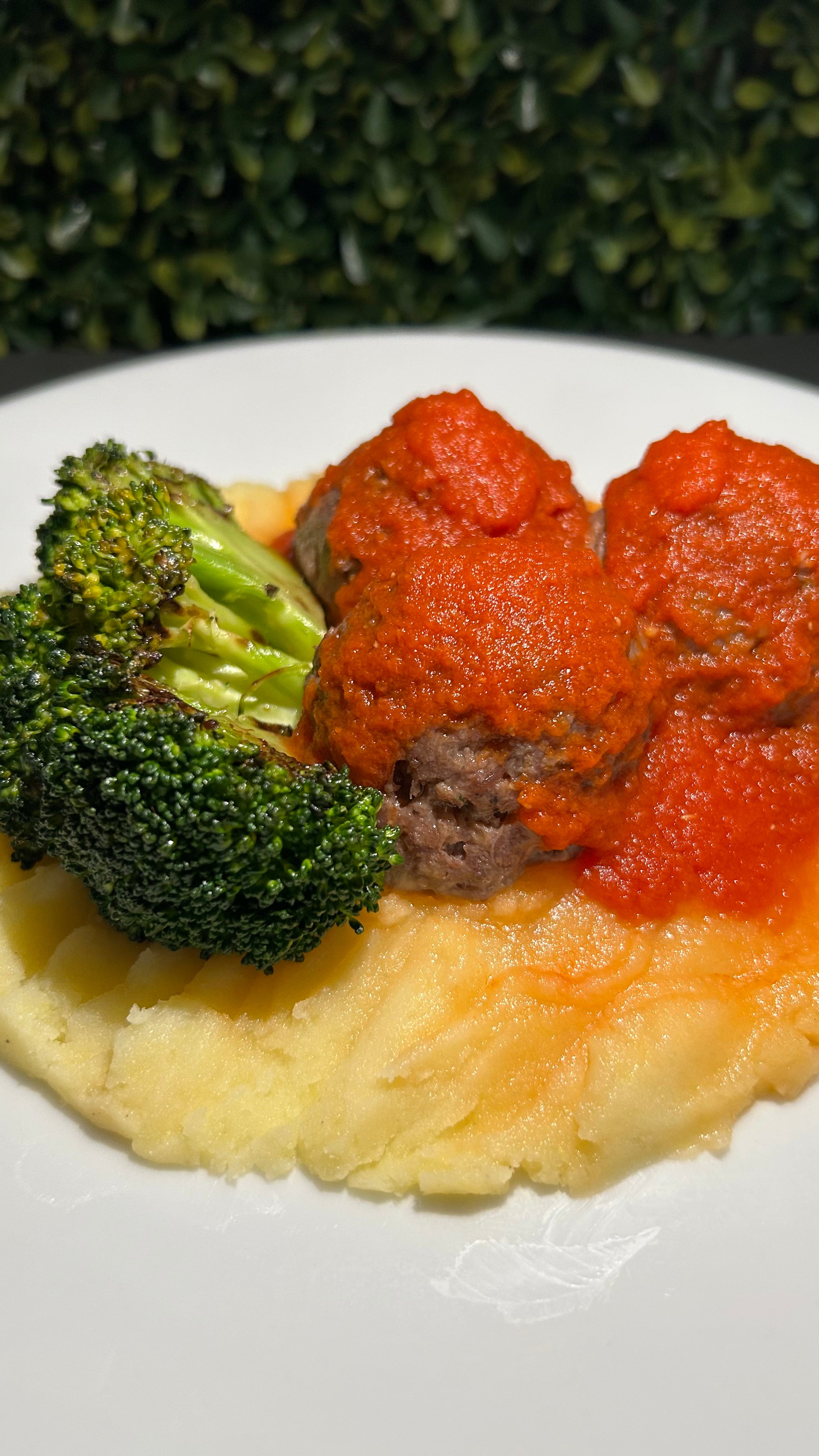Homemade Meatballs with Mashed Potatoes