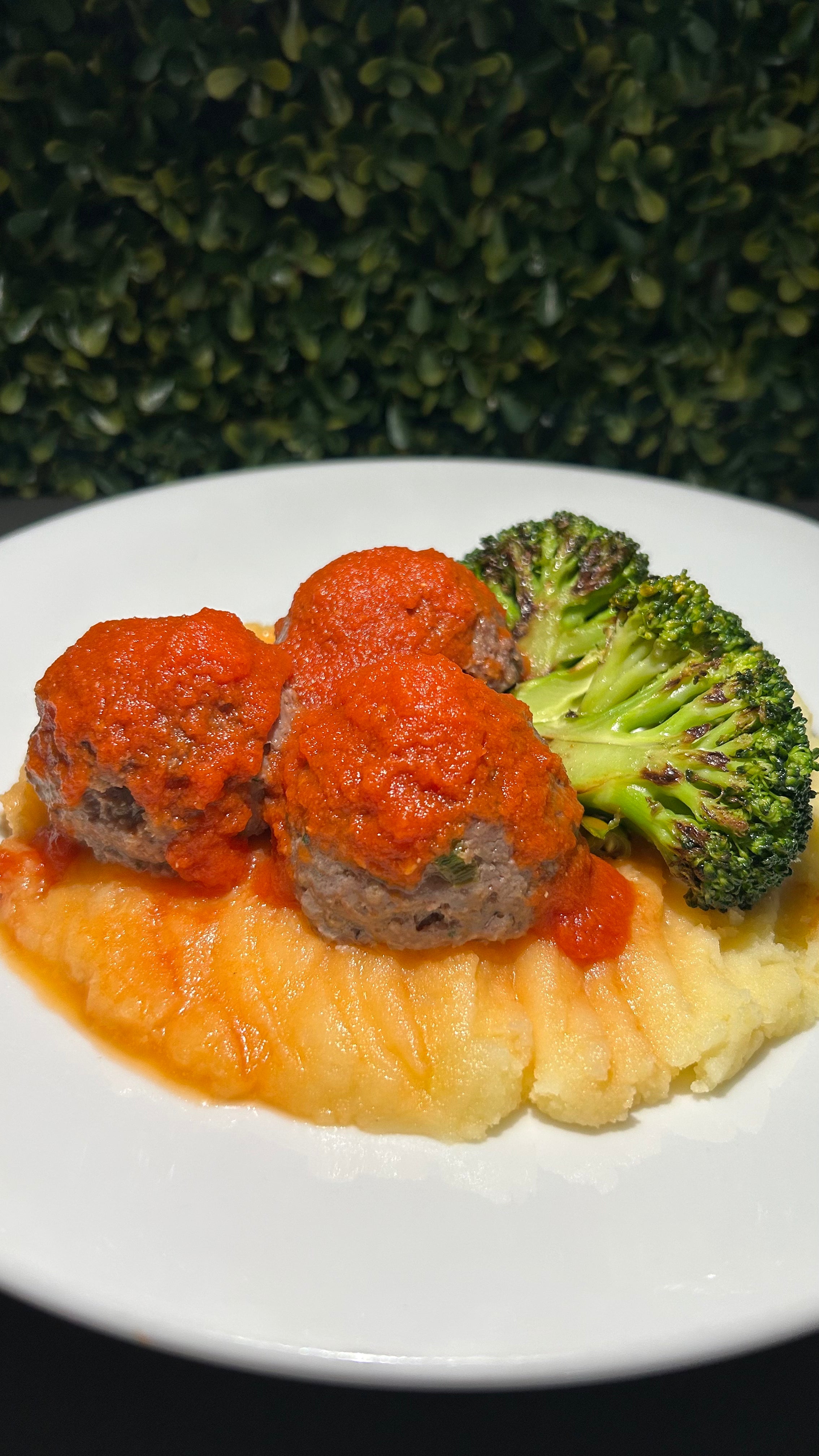Homemade Meatballs with Mashed Potatoes